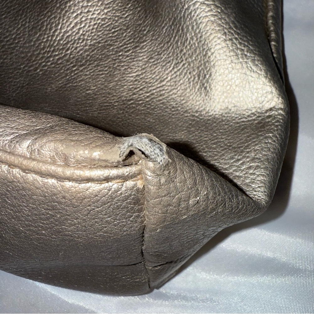 Metallic Gold Women's Large Shoulder Tote Bag by‎ LP Blue Inea Pels - Picture 12 of 14